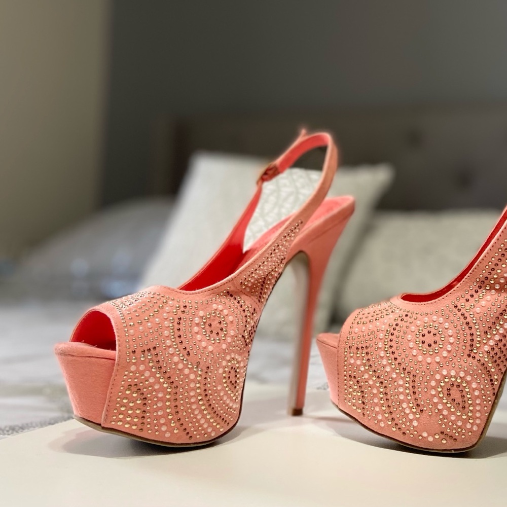 Heels - Picture 2 of 4